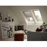 Pivåhängt takfönster VELUX GLL 1061 | 3-glas, klarlackat furu