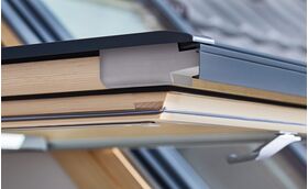 FAKRO Roof Window FTP-V P50 APMX | GreenView | Triple Glazing | Wooden