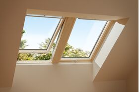 VELUX roof window GNL 1064 | Top-hung/pivoting | 3-pane | Wood