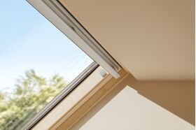 VELUX roof window GNL 1064 | Top-hung/pivoting | 3-pane | Wood