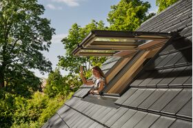 VELUX roof window GNL 1064 | Top-hung/pivoting | 3-pane | Wood