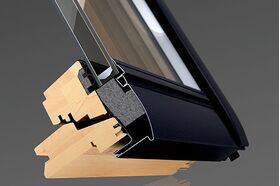 VELUX GGL 3066 INTEGRA | wooden, electric roof window with anti burglary 3-glazing