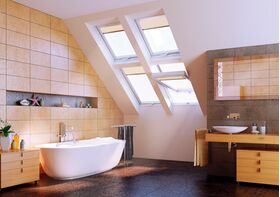 Takfönster FAKRO PTP-V U4 | PVC, pivåhängt