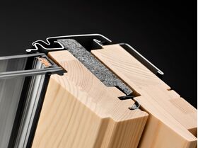 Takfönster VELUX Klarlackat GLL INTEGRA PLUS