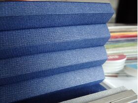 FAKRO APF | Isolerande mörkläggningsplissé för takfönster FAKRO ✓ OptiLight ✓ ARON ✓ ARTENS