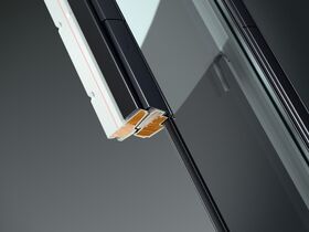 Sidohängt takfönster VELUX GXU 0070 | 2-glas, Everfinish (träkärna med vitt hölje i polyuretan)