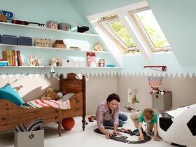 Takfönster VELUX GLL-B 1064B | klarlackat furu med ljuddämpande 3-glas och bottenhandtag