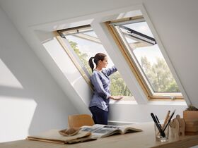 VELUX GPL 3070 | wooden, top hung roof window with safe 2-glazing