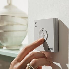 Automatisk manövrering markise VELUX MSL, solcellsdriven