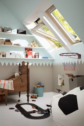 Takfönster VELUX GLL-B 1064B | klarlackat furu med ljuddämpande 3-glas och bottenhandtag