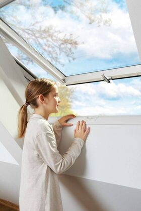 Takfönster FAKRO FTU-V U4